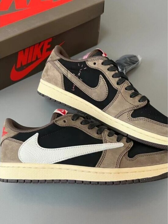 Travis Scott x Air Jordan 1 Retro Low OG  Mocha main image 10